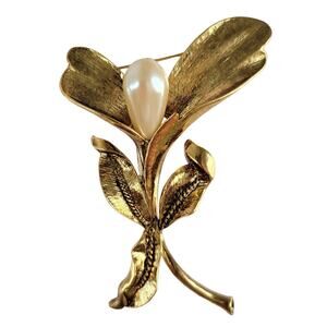 Vintage M Jent Brooch Women's Faux Pearl Textural Gold Tone Floral Signed